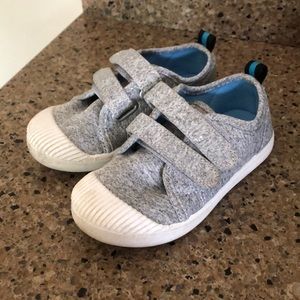 Toddler cat & jack shoes